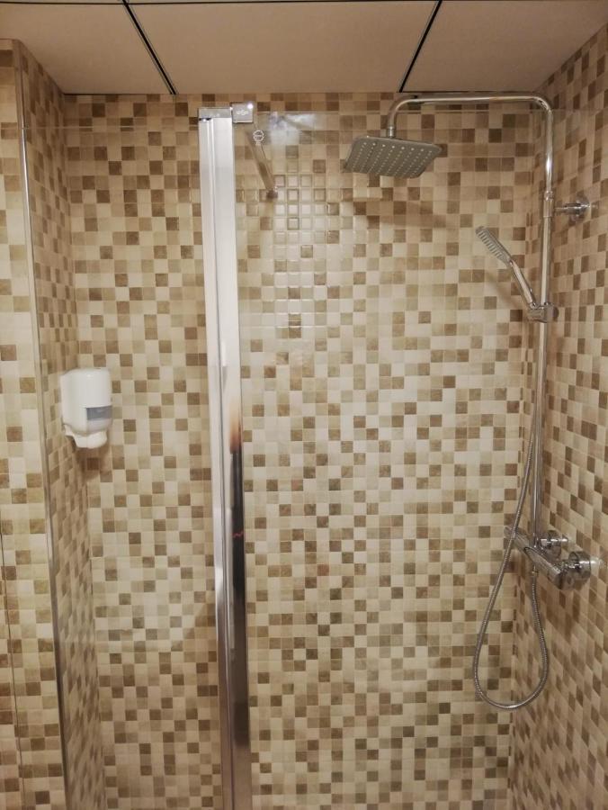 Twin Room Private Bathroom