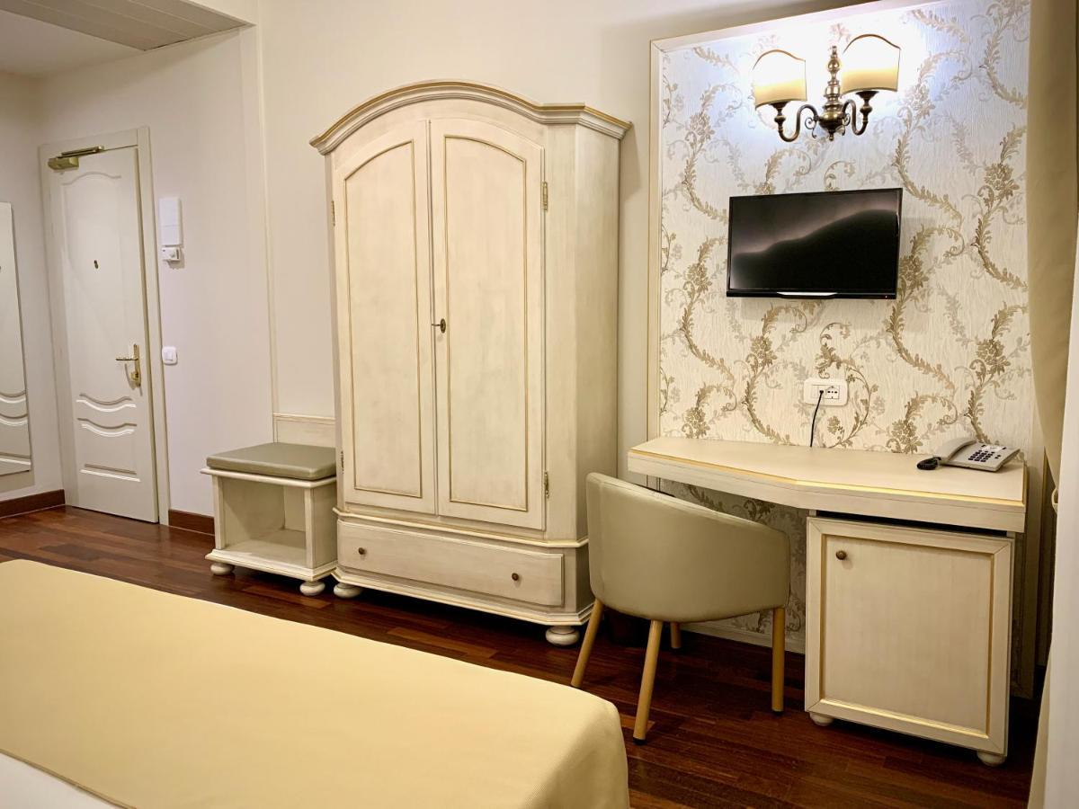 Double Room Lake View