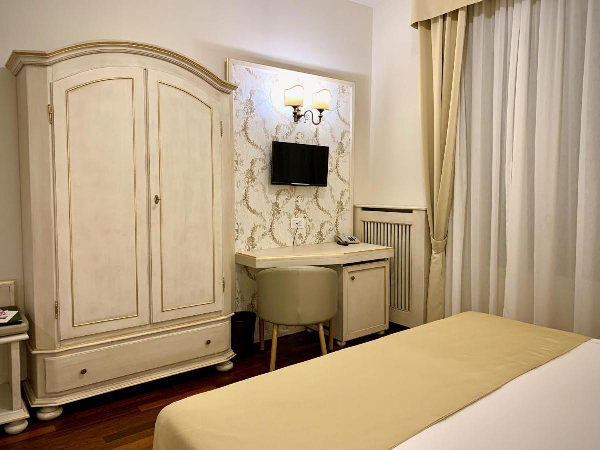 Double Room Lake View