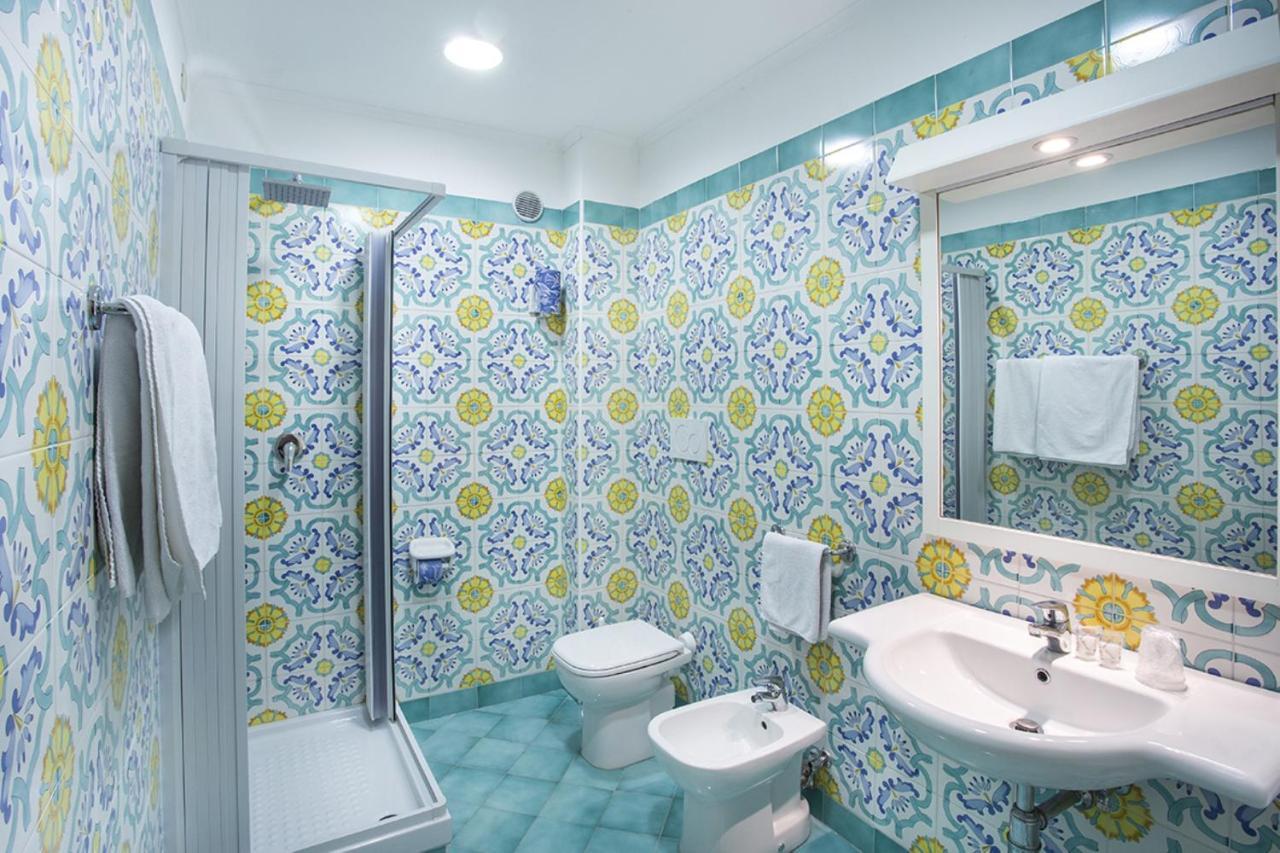 Economy Double or Twin Room,1020023773:JPEG