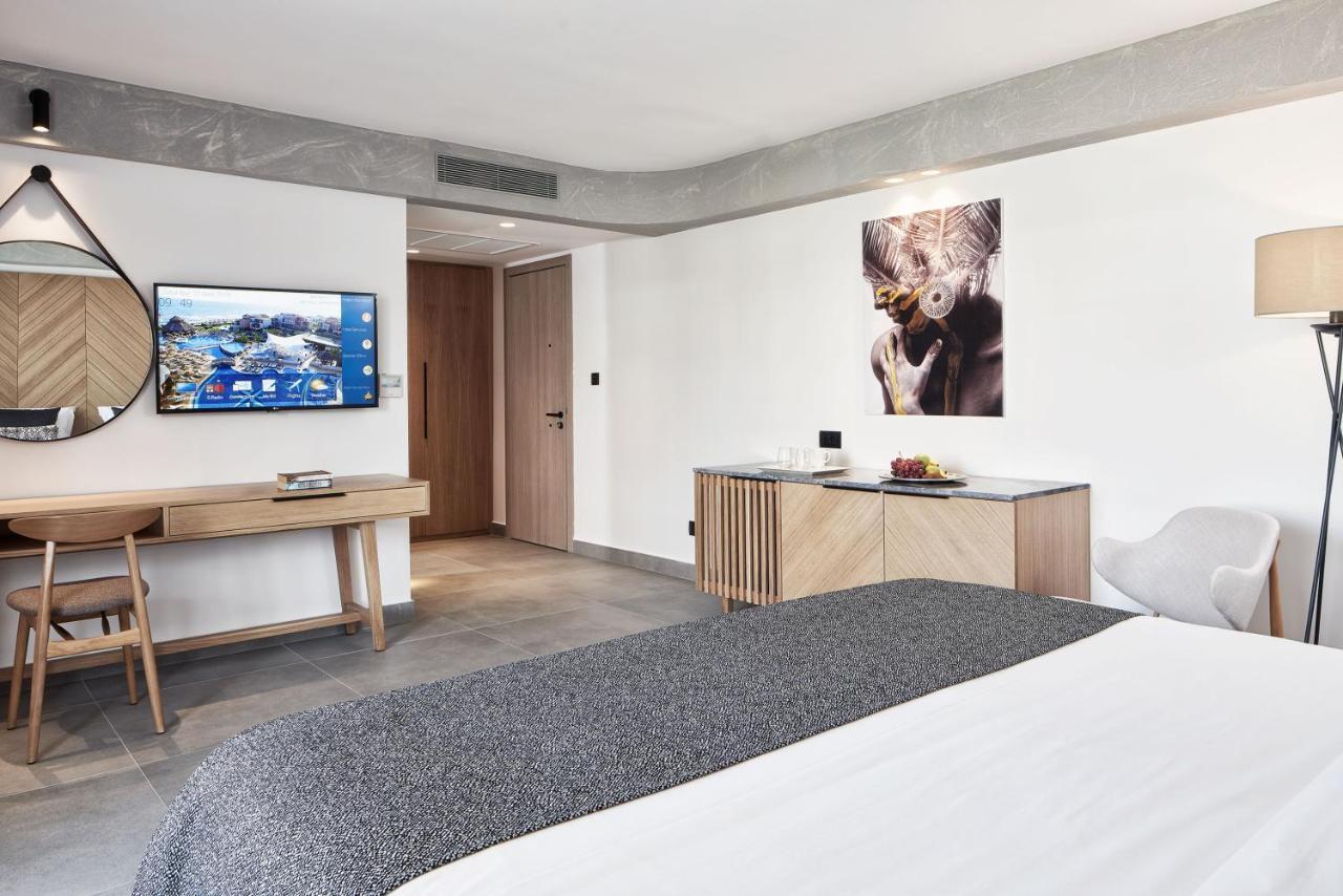 Doppelzimmer Swim Up mit Blick ins Landesinnere