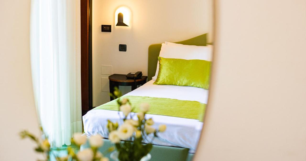 Superior Double or Twin Room,1065331084:JPEG