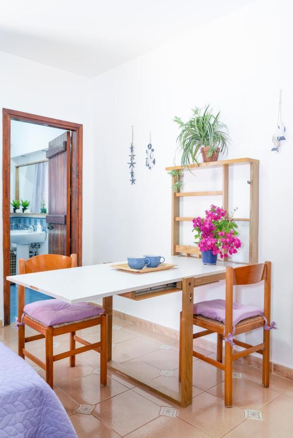 One-Bedroom Apartment,1072299454:JPEG