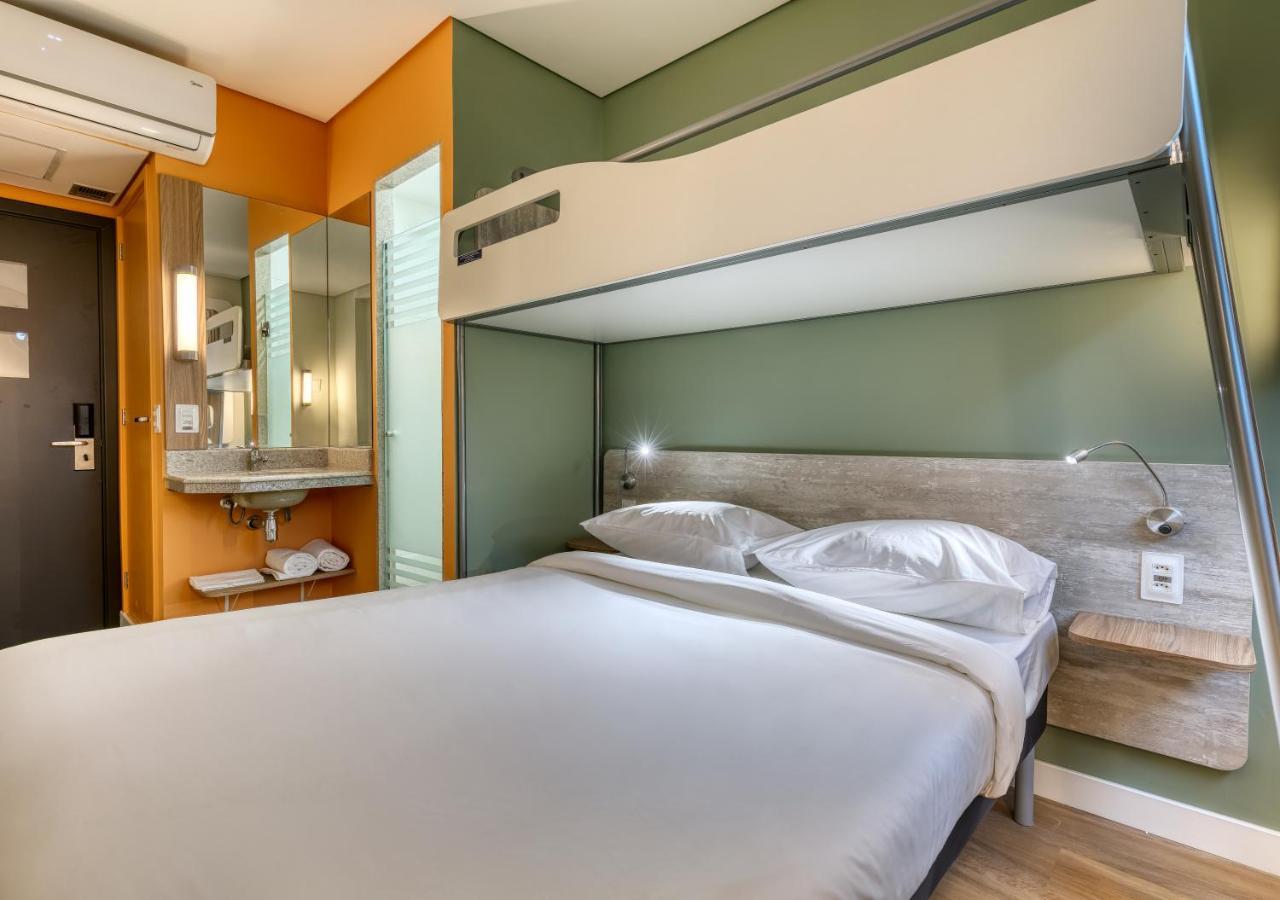 Quarto Triplo Standard com 1 Cama de Casal e 1 Beliche
