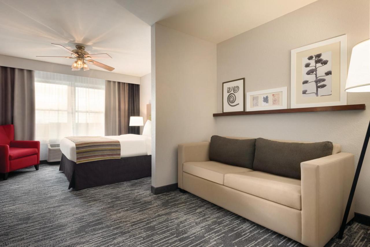 Queen Studio Suite,1219316254:JPEG