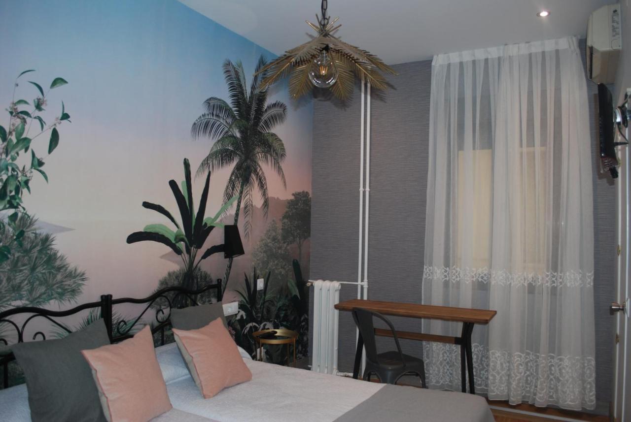 Twin Room Private Bathroom