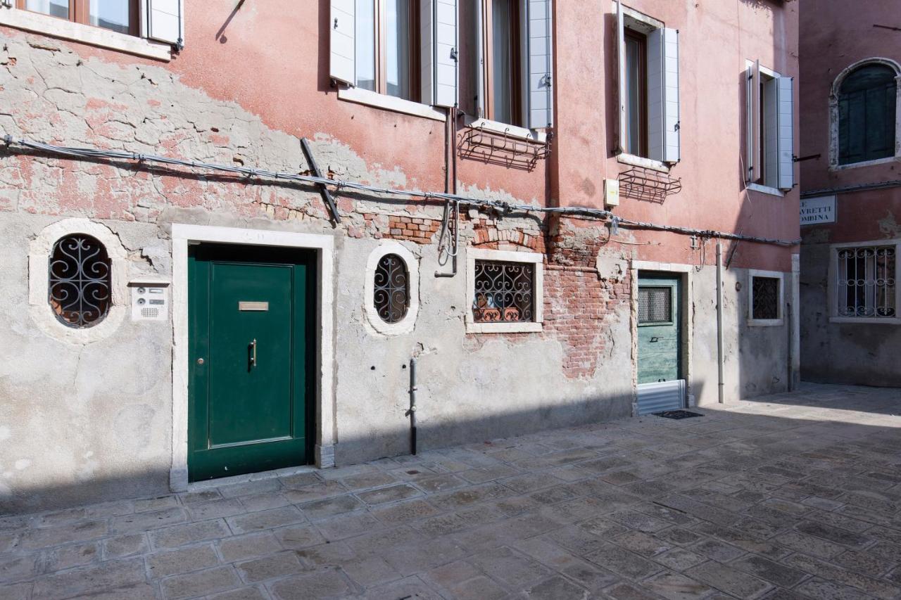 One-Bedroom Apartment,1350995098:JPEG