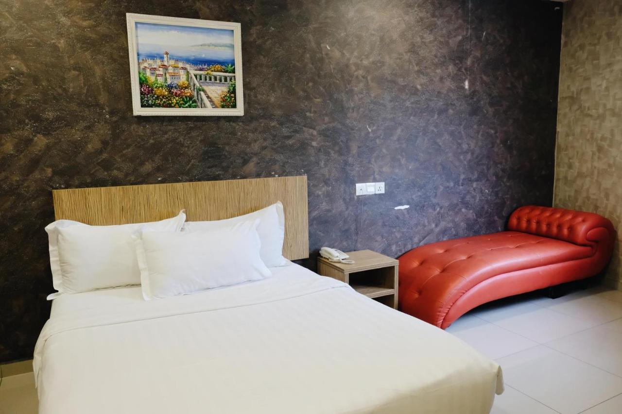 Deluxe Queen Room