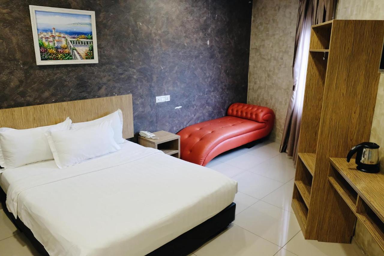 Deluxe Queen Room