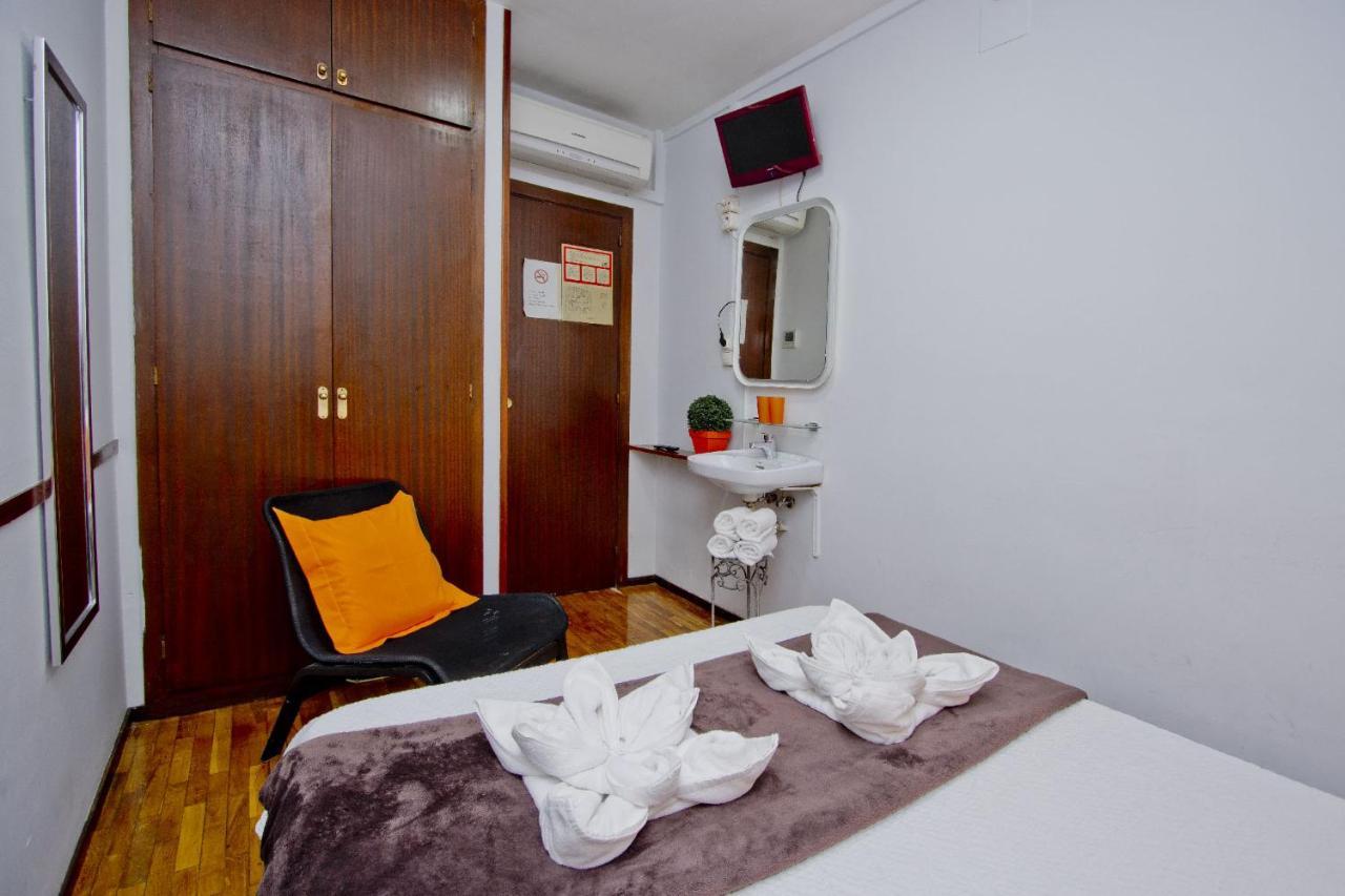 Double Room Private External Bathroom