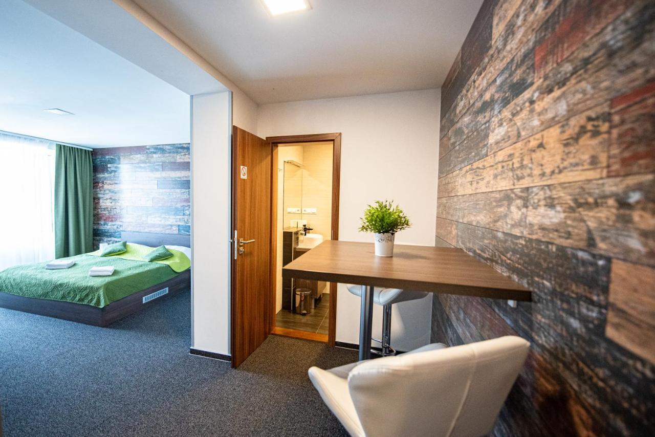 Two-Bedroom Apartment,1103933700:JPEG