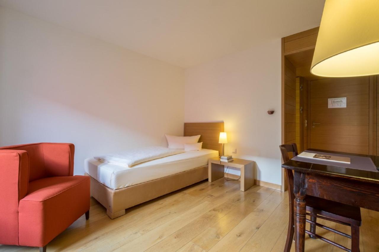 Single Room,1104720909:JPEG