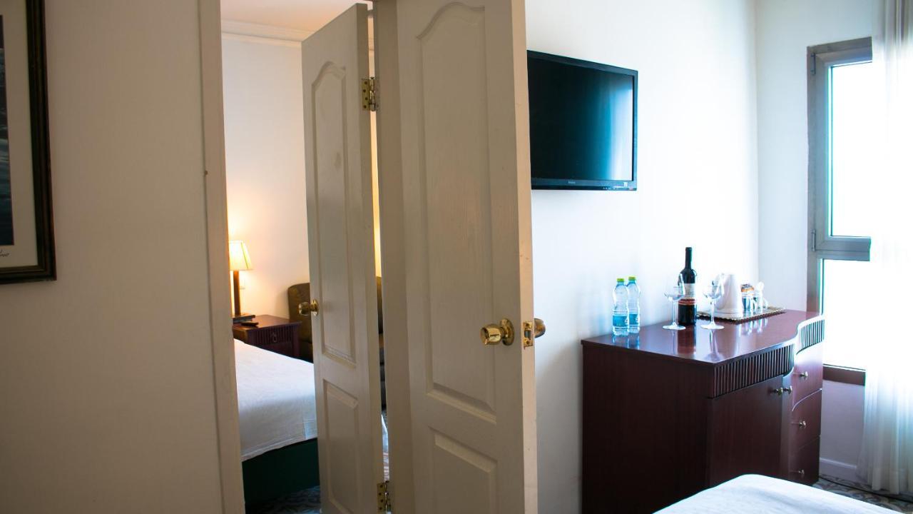 Double or Twin Room,1115989011:JPEG