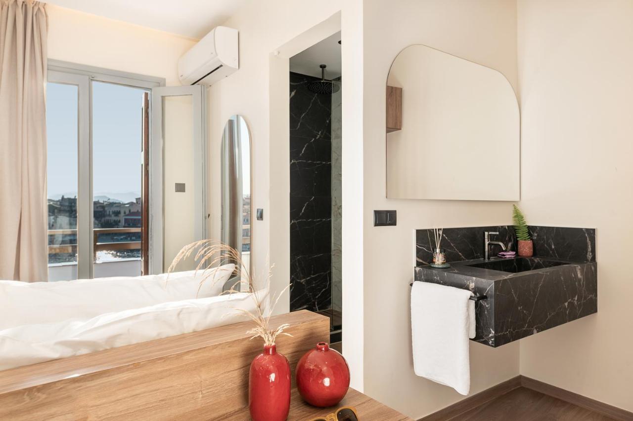 Deluxe Double Room with Balcony and Sea View,1498977424:JPEG