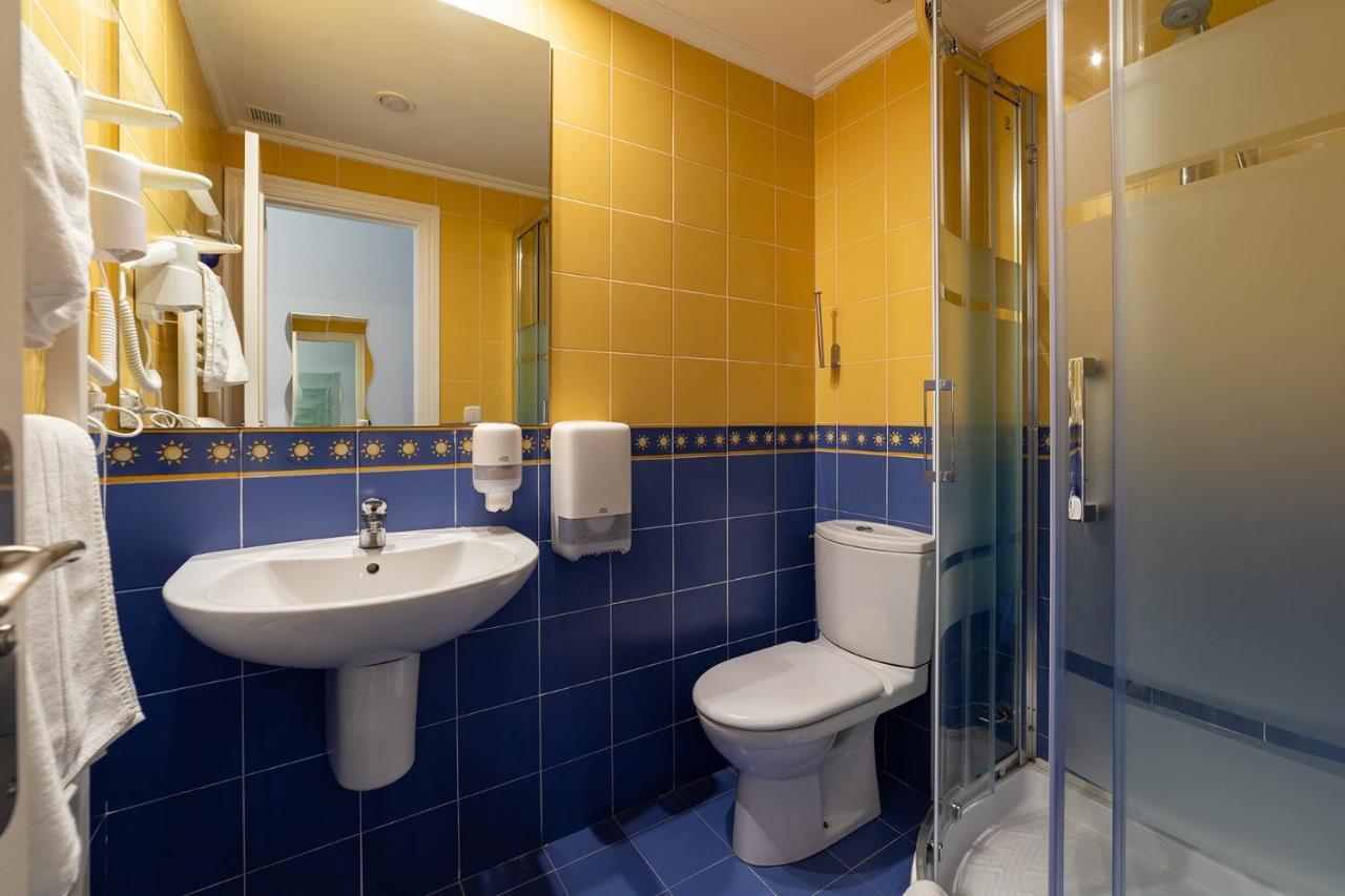 Single Room with Private Bathroom