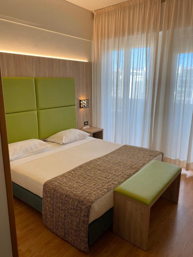 Tweepersoonskamer met 1 of 2 Bedden en Uitzicht op Zee