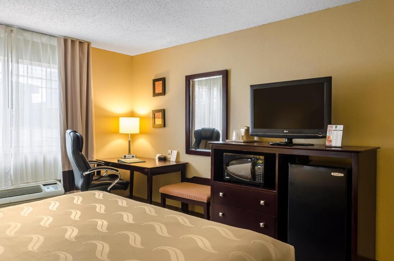 King Room Accessible or Non-Smoking
