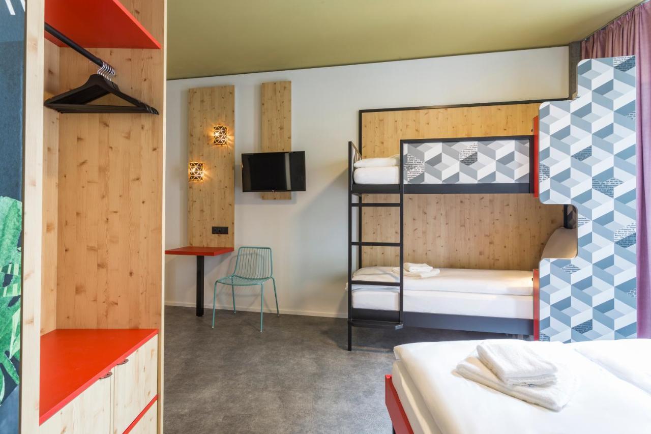 Bed 4-Bed Mixed Dormitory Room