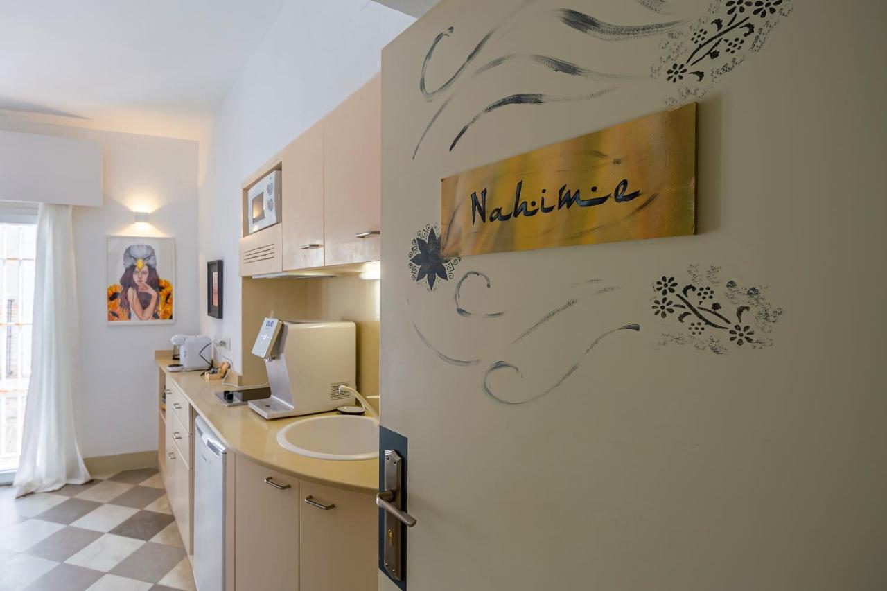 Exterior Suite