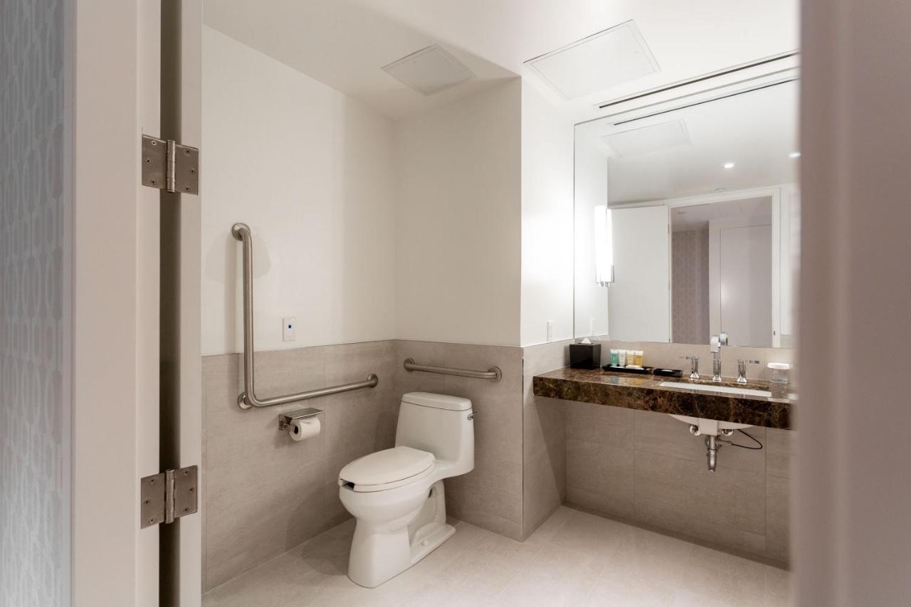 Chambre 1 Lit King-Size pour Personnes à Mobilité Réduite