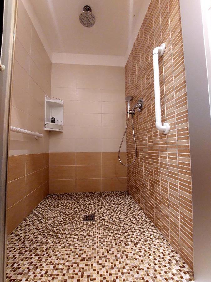 Large Double or Twin Room