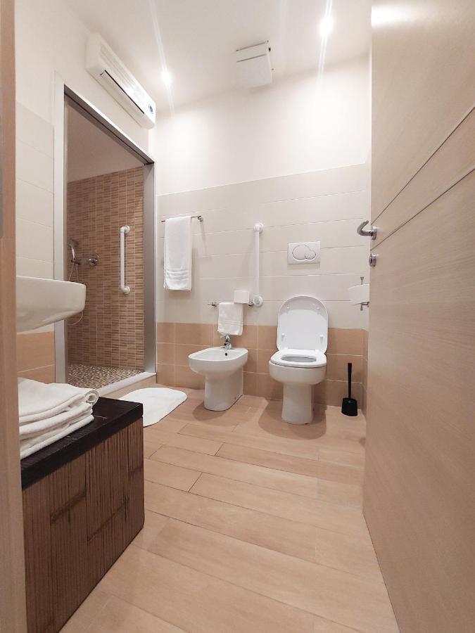 Large Double or Twin Room