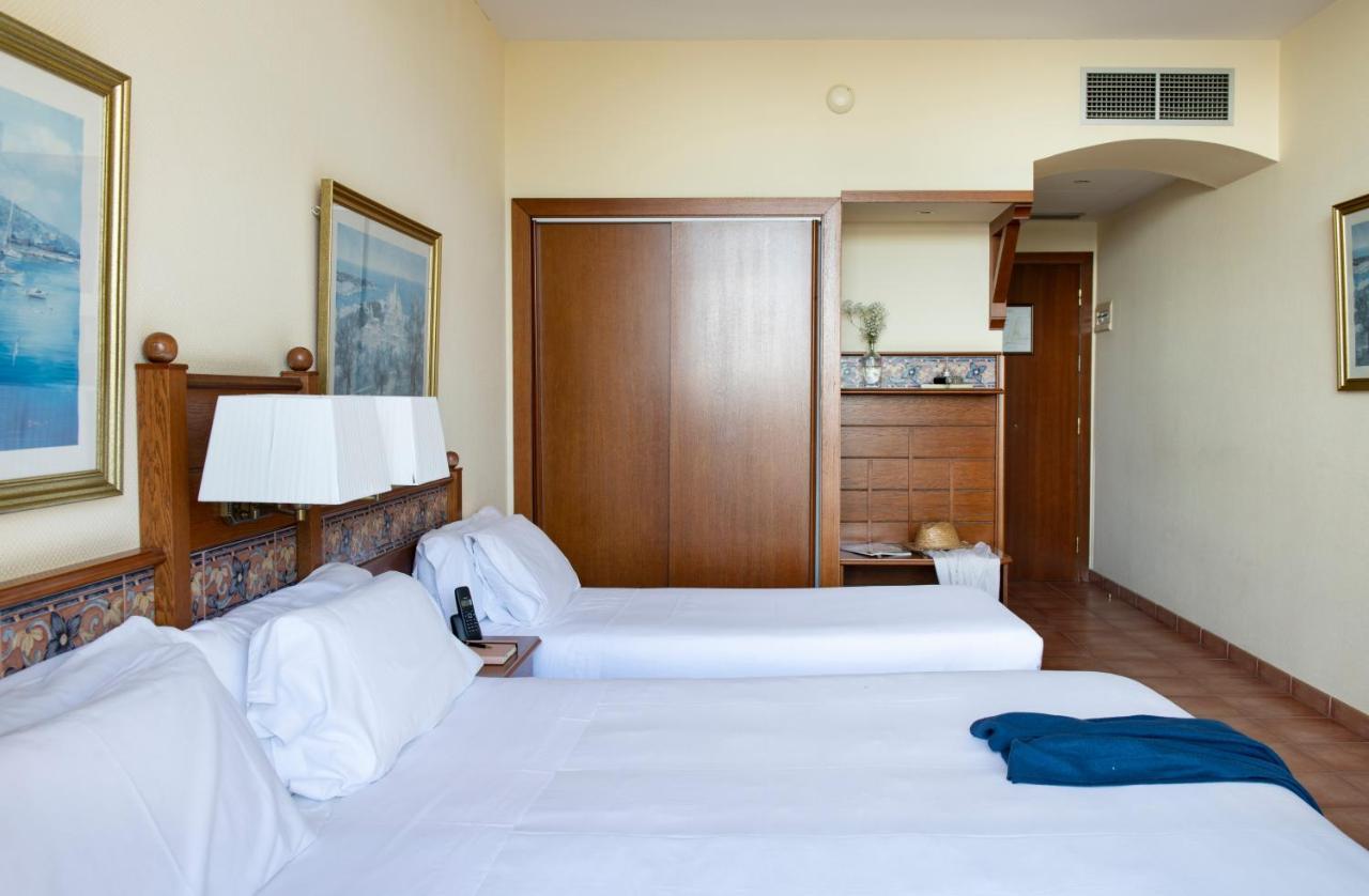 Triple Room Side Sea View