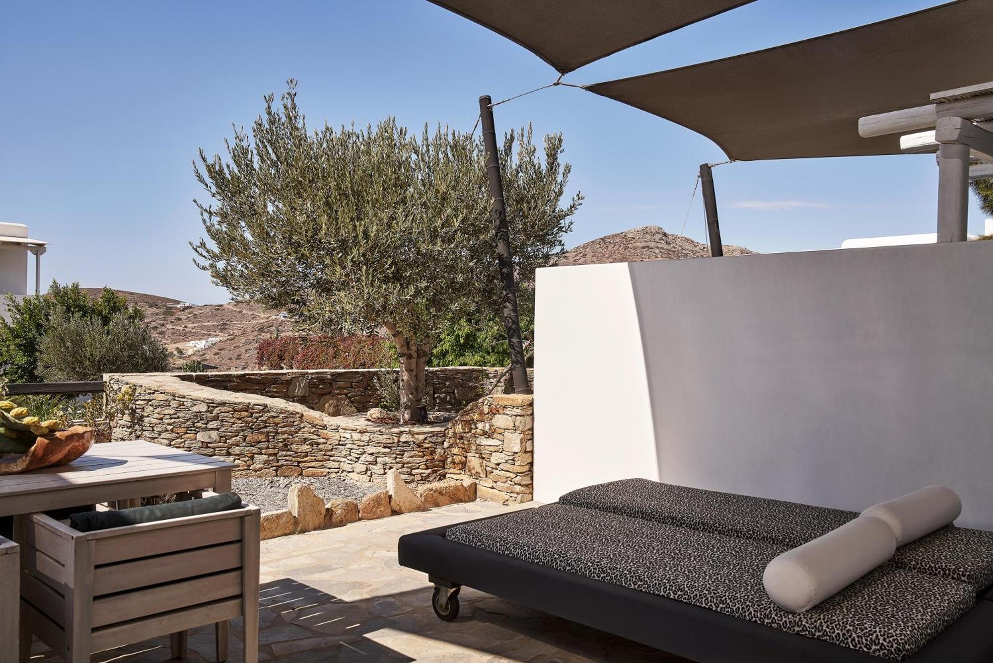 Loft Suite Sharing Pool