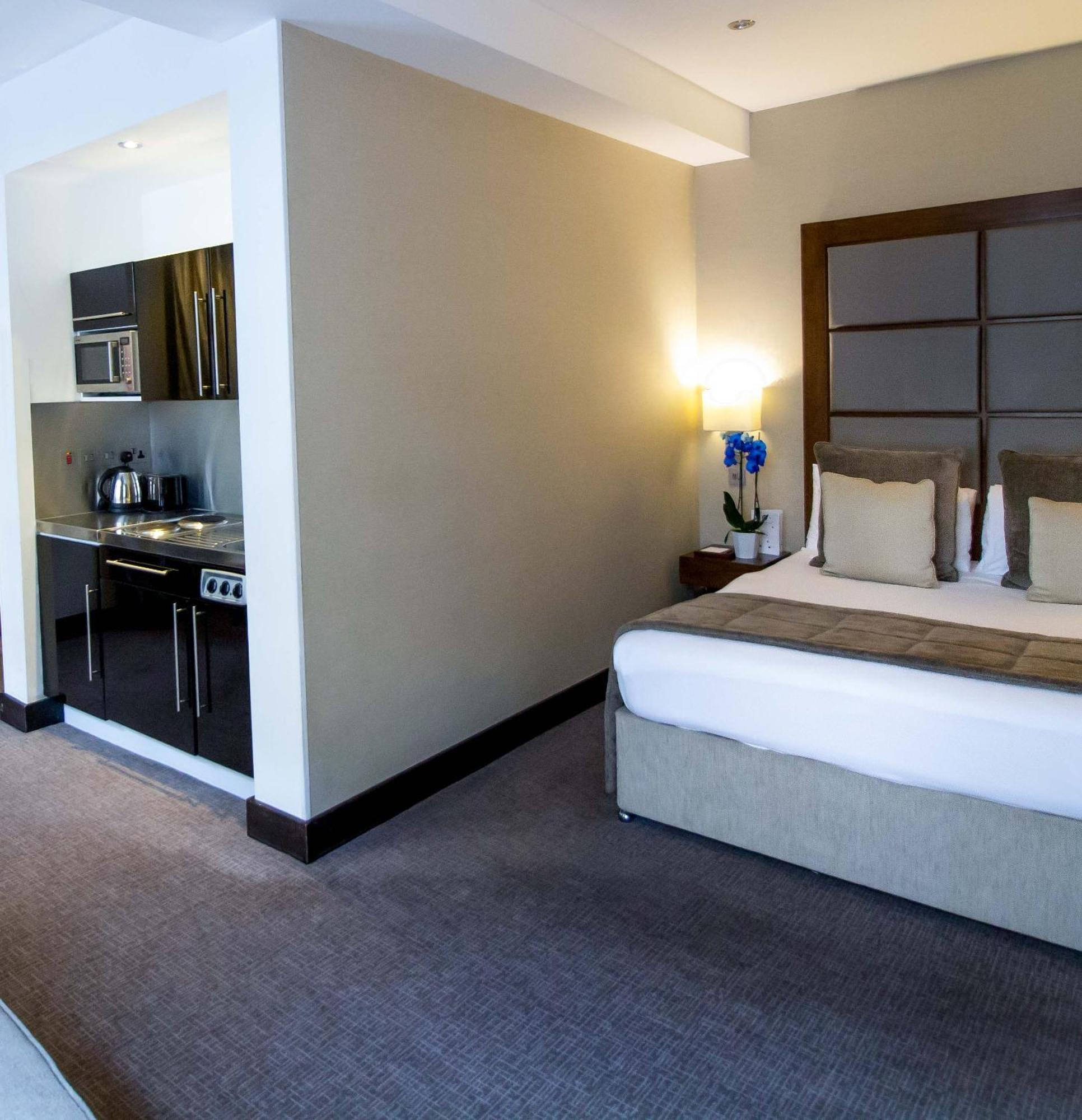 One-Bedroom Apartment,1317575038:JPEG