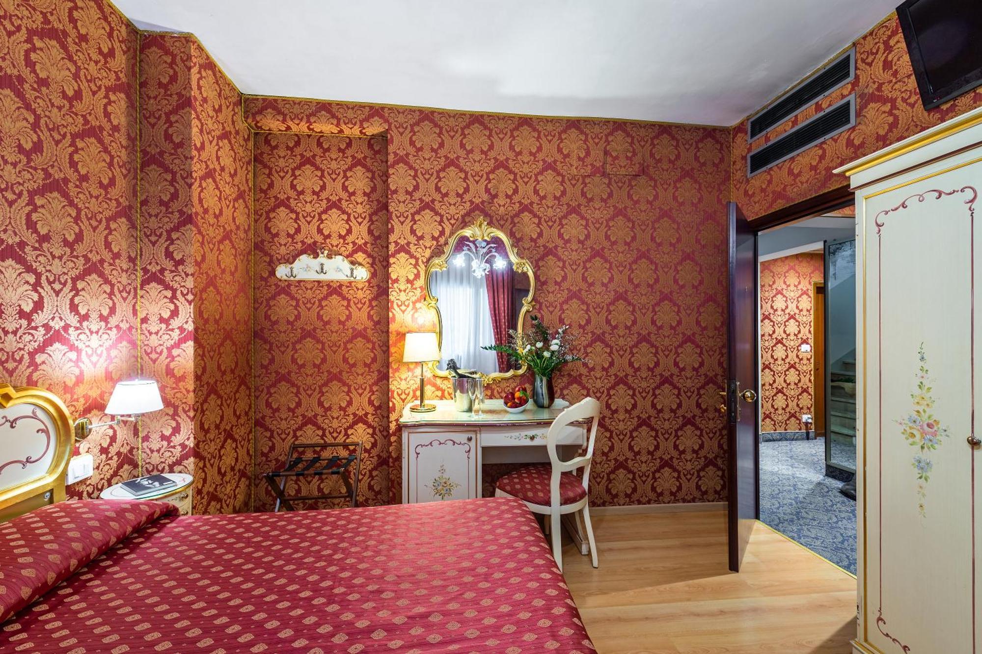 Classic Double Room
