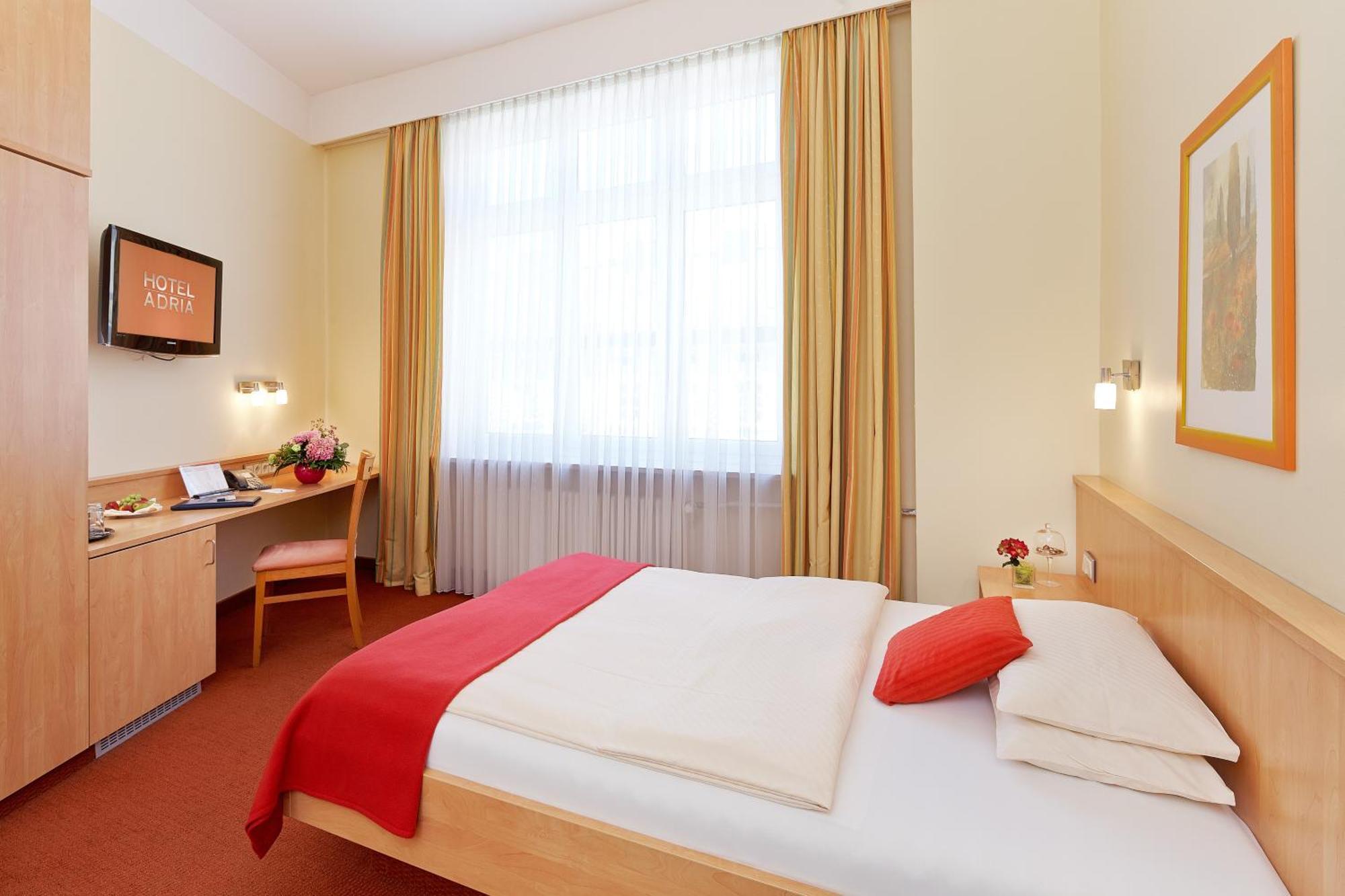 Classic Single Room