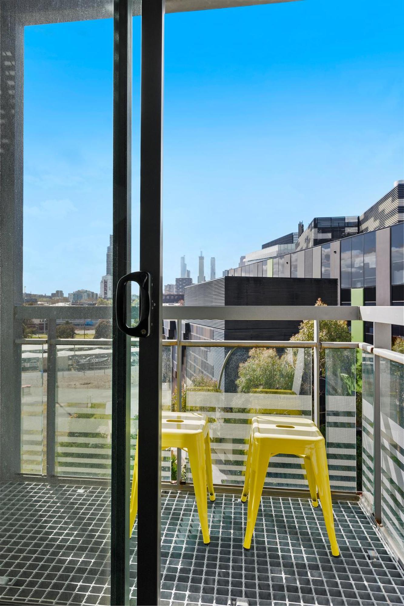One-Bedroom Apartment City View
