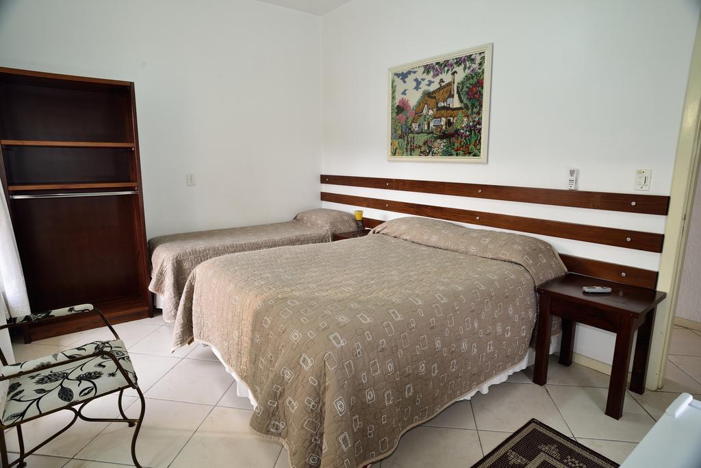 Quarto Standard com Cama de Casal ou 2 de Solteiro