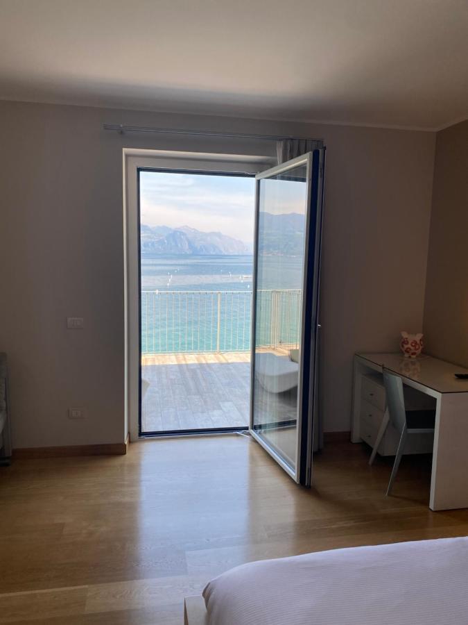 Double or Twin Room Terrace Lake View