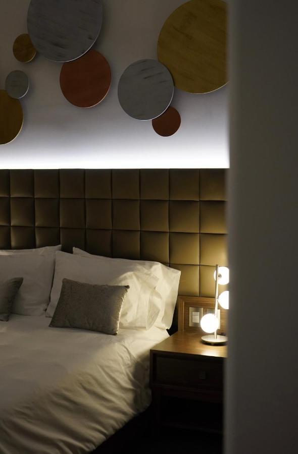 Deluxe Queen Suite