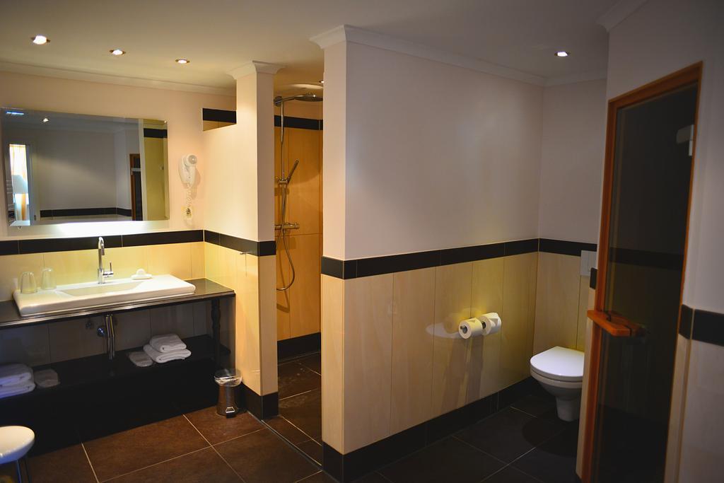 Junior Suite,125354310:JPEG