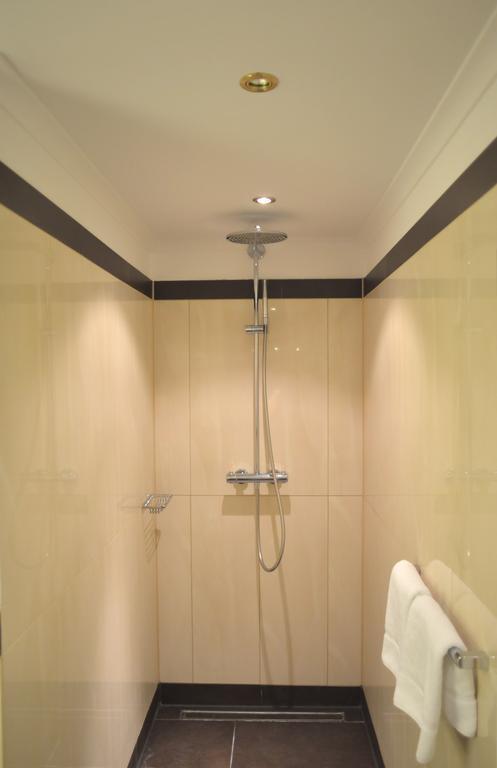 Suite,125354313:JPEG