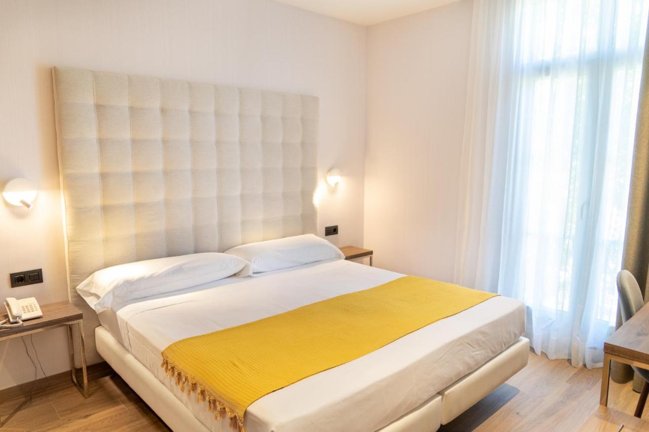 Double Room Balcony,1261074115:JPEG