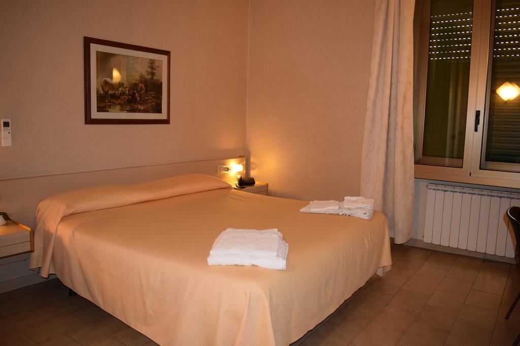 Economy Double or Twin Room,291564864:JPEG