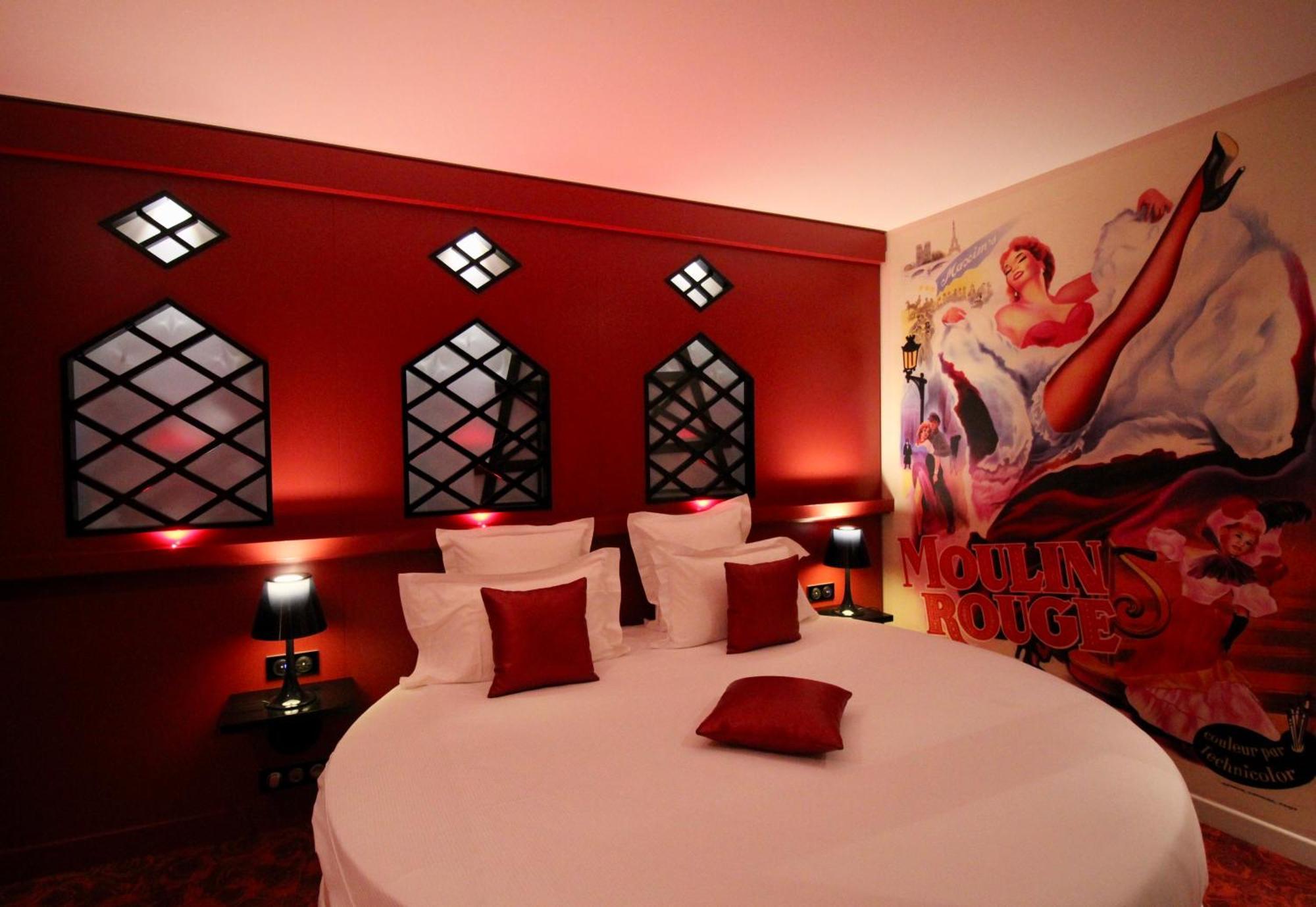 Moulin Rouge Room - With Shower