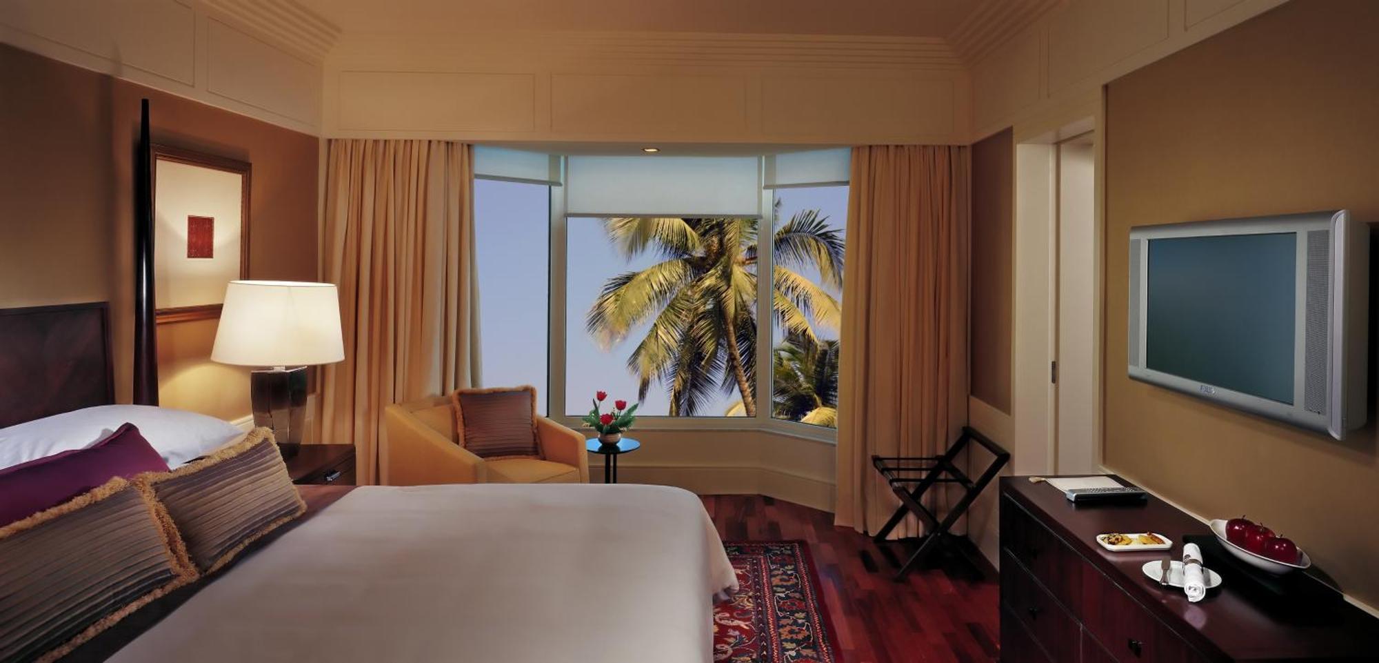 Deluxe Suite with Complimentary Airport transfer, Lounge Access,complimentary usage of meeting room for two hours per stay,1277659927:JPEG