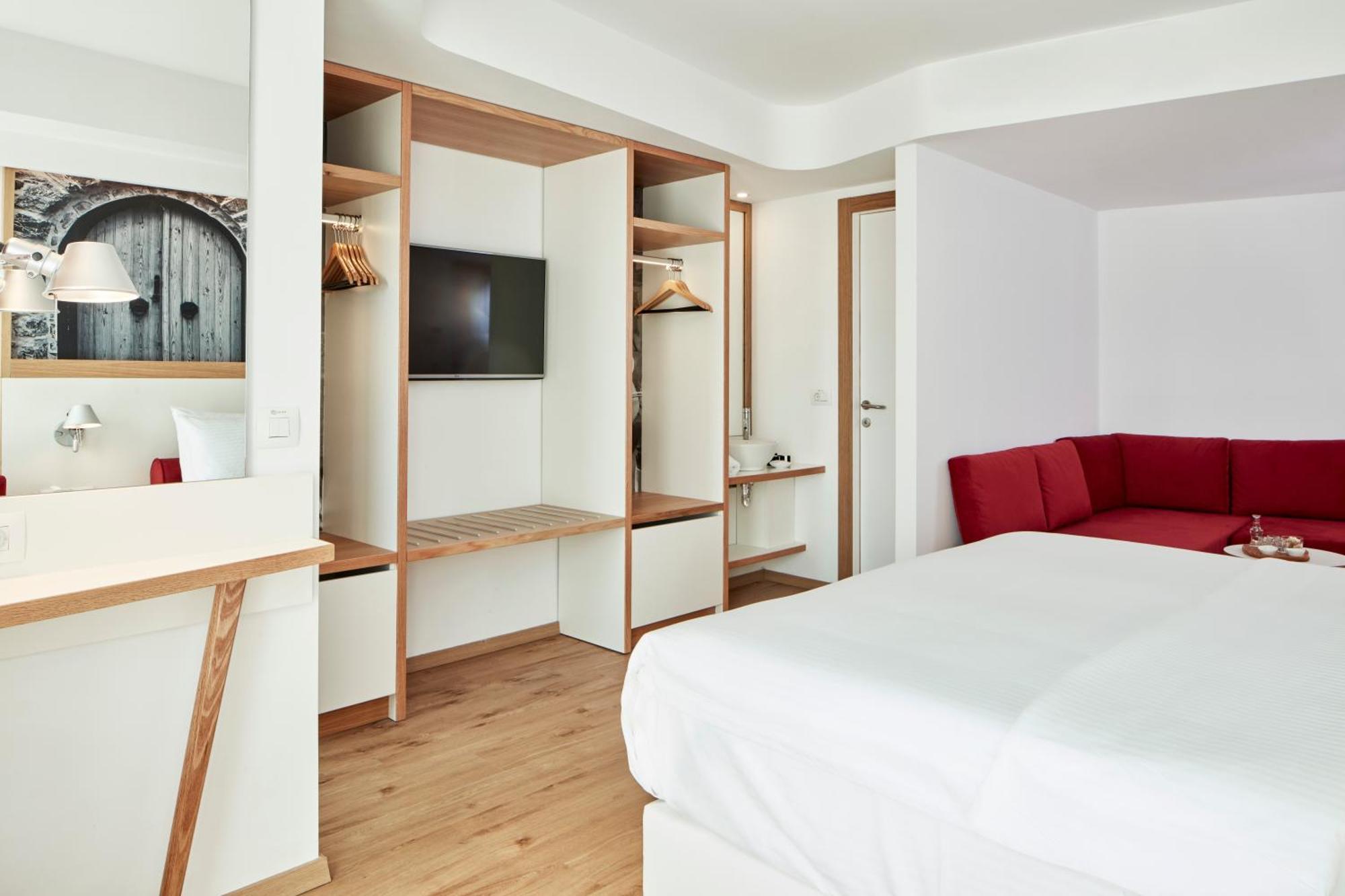 Elite Zimmer Olive Green Club