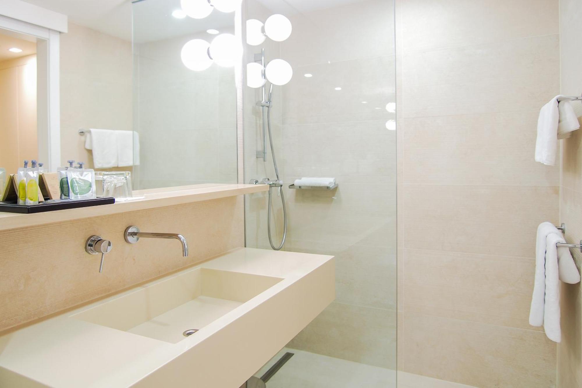 Studio Suite With Balcony,1498515742:JPEG