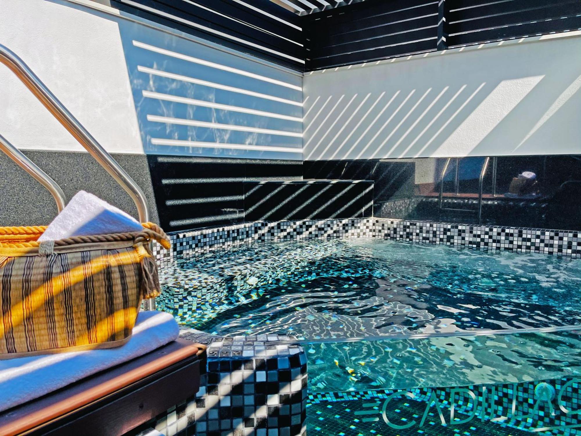 King Suite Spa Bath