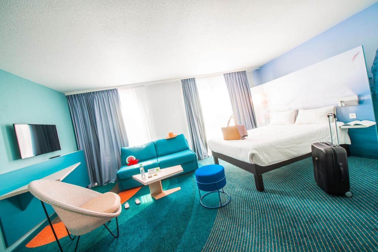 Standard Family Suite with One Double Bed and Sofa,1292944483:JPEG