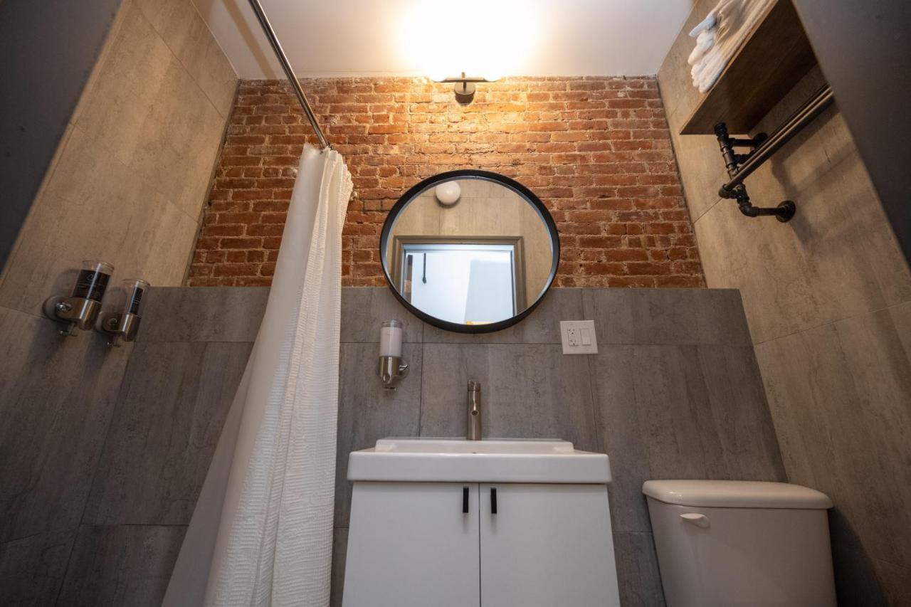 Double or Twin Room Private Bathroom