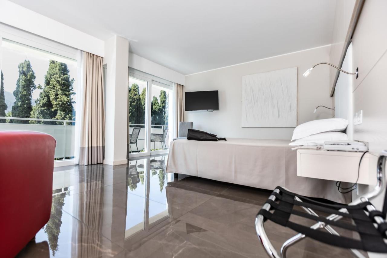 Junior Suite Superior Balcony or Terrace Lake View