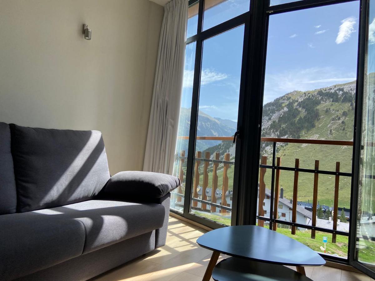 Family Room Mountain View