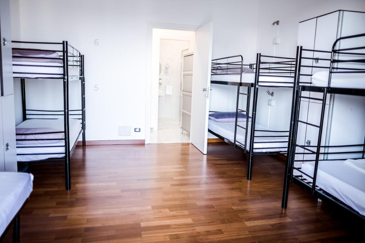Eenpersoonsbed in Slaapzaal voor Mannen
