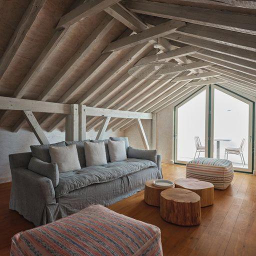 Loft mit Balkon